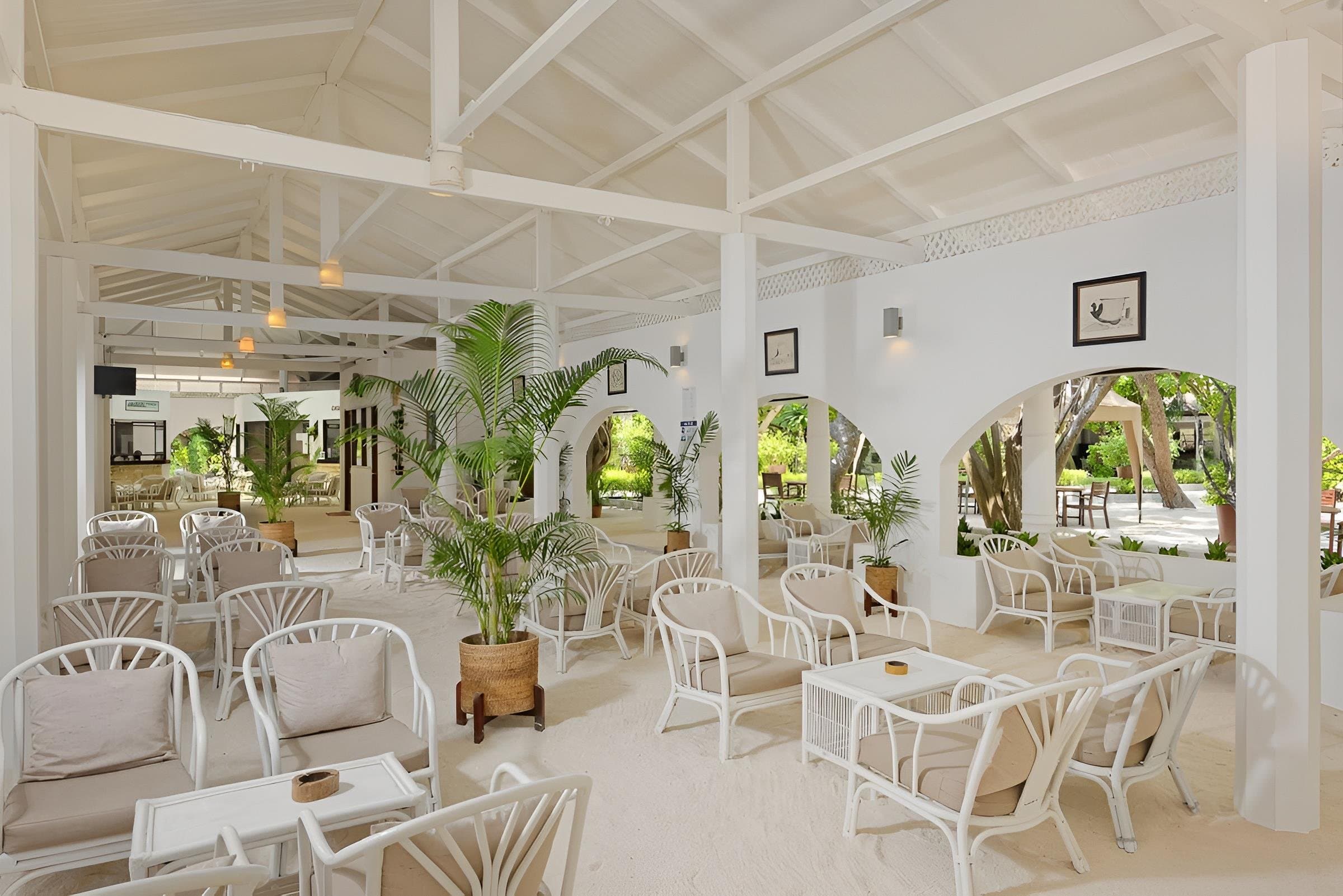 Embudu Village - Maldivy, Maldivy - foto 9