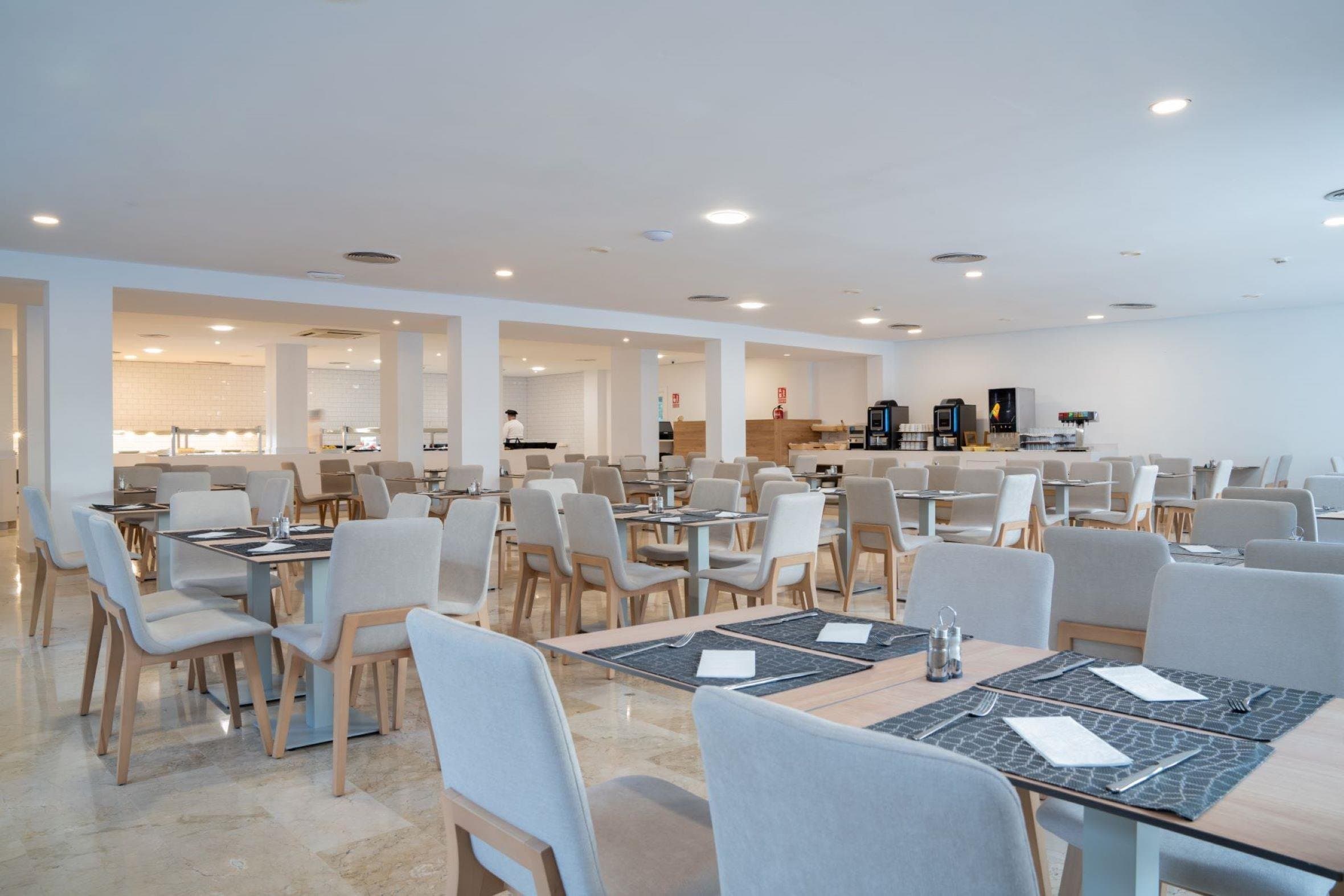 Globales Isabel - Malorka, Španielsko - foto 12