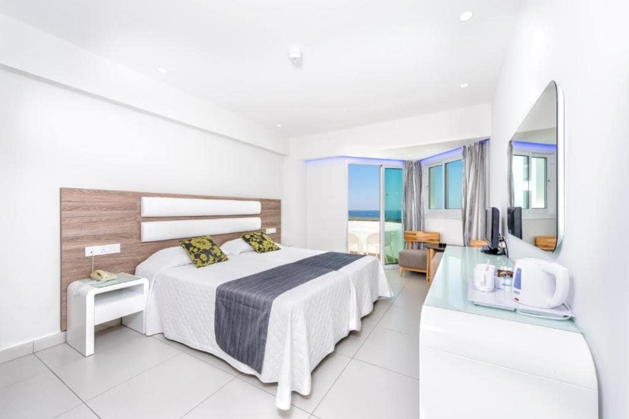 Tasia Maris Sands Beach - južný Cyprus, Cyprus - foto 4