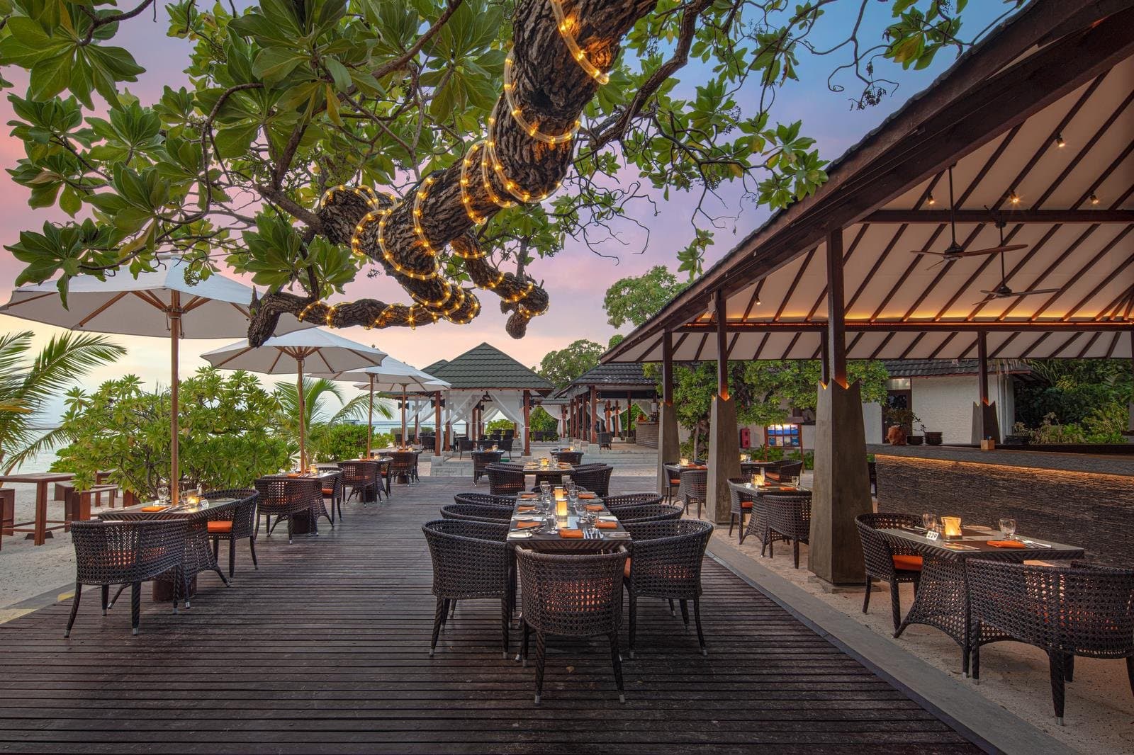 ADAARAN SELECT MEEDHUPPARU & PRESTIGE WATER VILLAS - Maldivy, Maldivy - foto 18