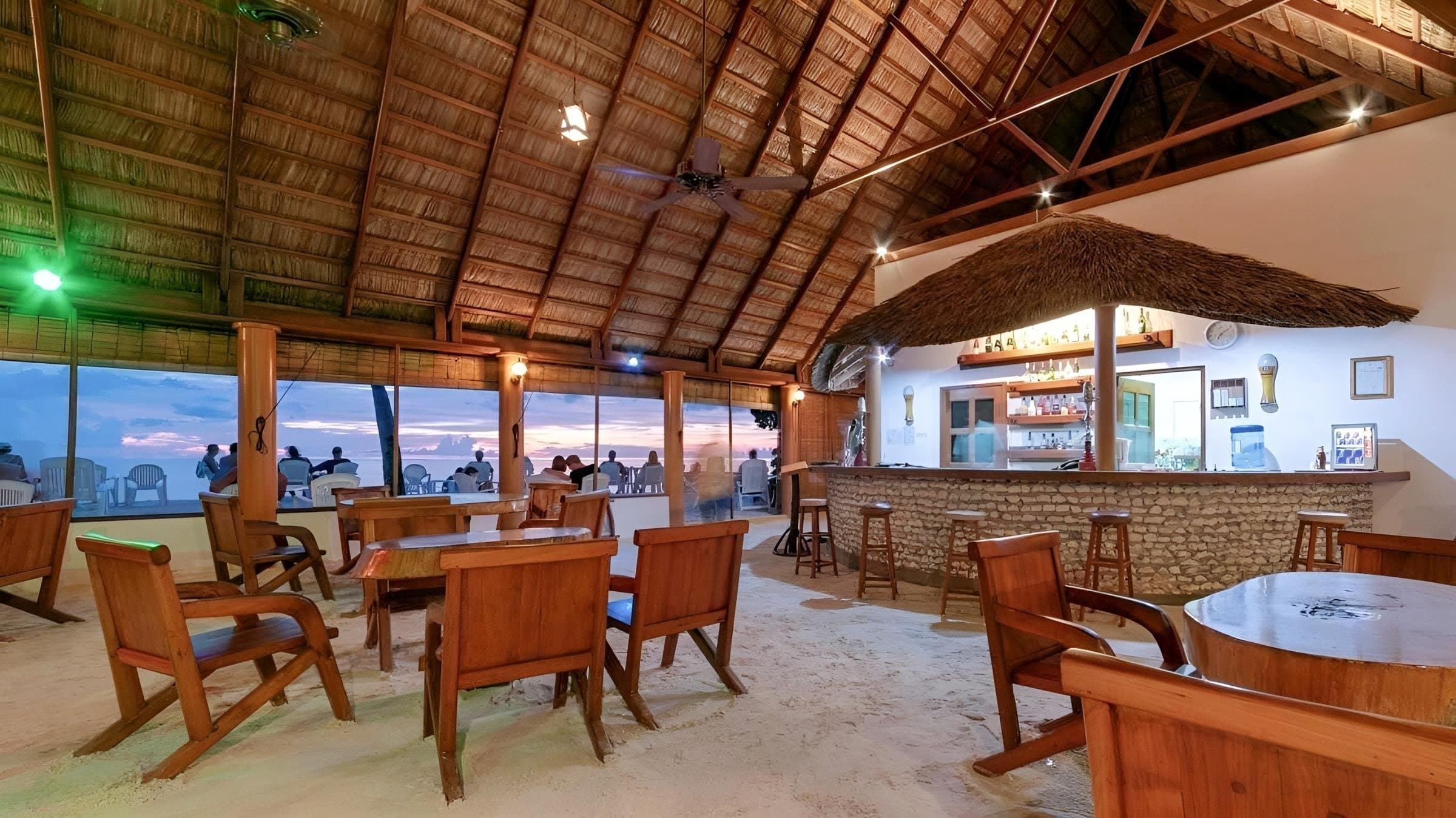 Fihalhohi Island Rezort - Maldivy, Maldivy - foto 12